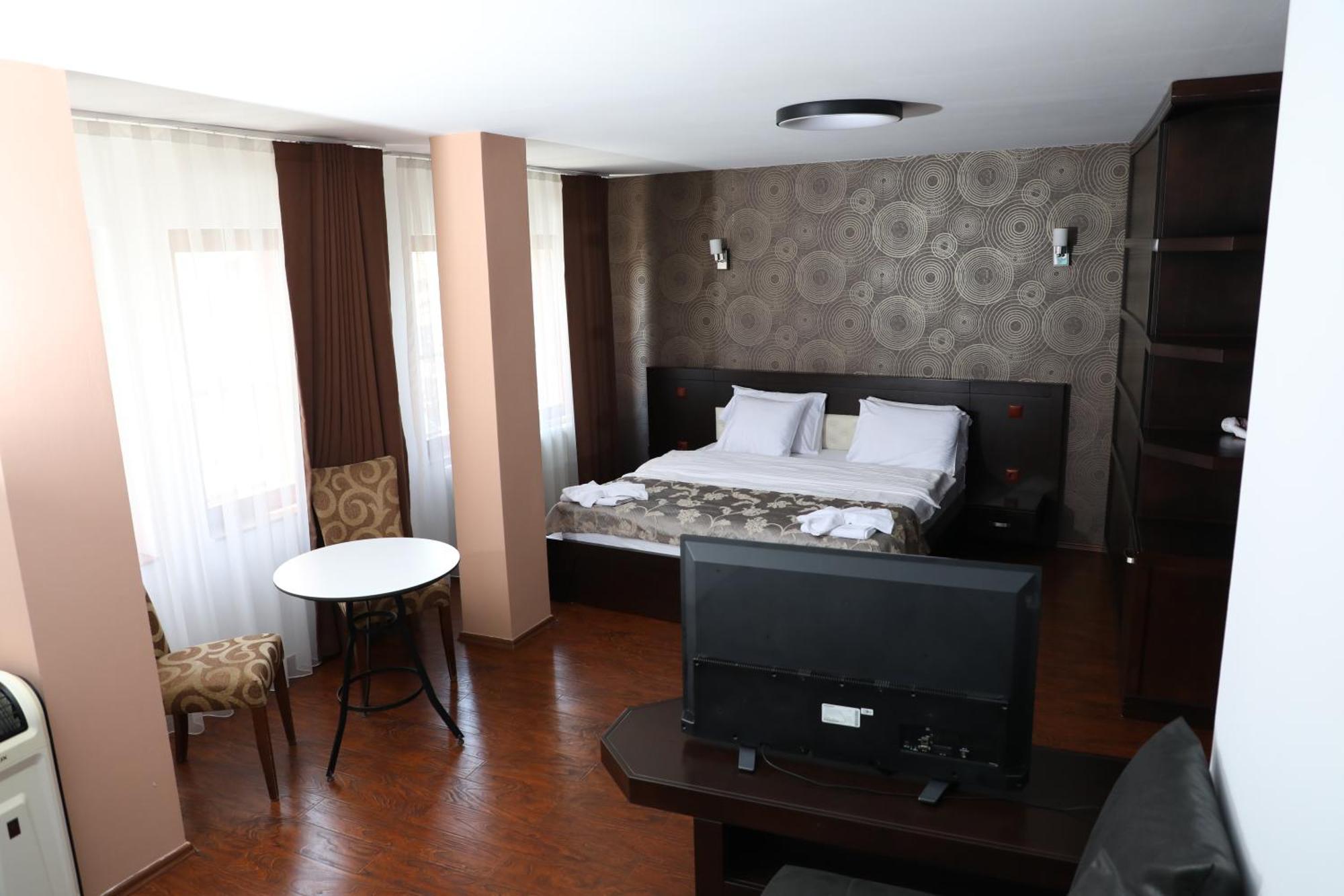 Bruti Hotel Prizren Eksteriør bilde