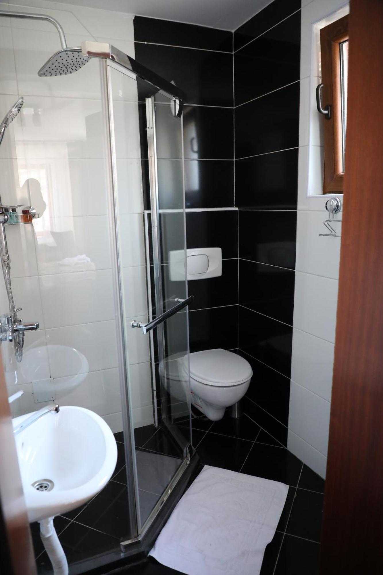 Bruti Hotel Prizren Eksteriør bilde